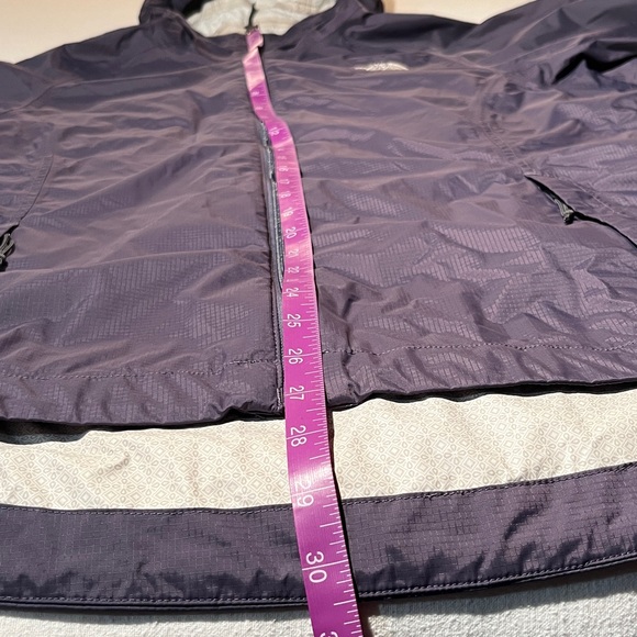 North Face Purple Hyvent Lightweight Rain Jacket- Size L - Picture 15 of 16